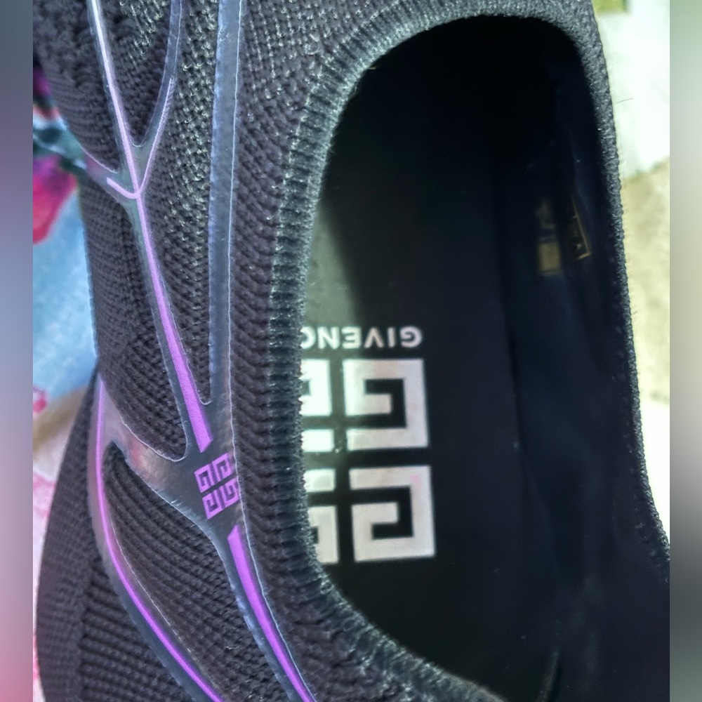 Brand New GIVENCHY
Black TK-360 Sneakers size 36 and fits a women’s 37. - Picture 10 of 15